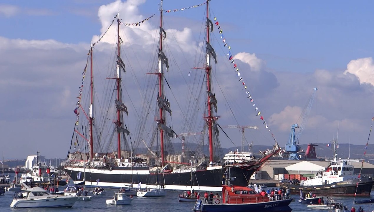 DESNOS MICHEL PRESENTE LA SORTIE DU SEDOV  A ESCALE A  SETE