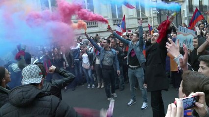 Génocide: Hollande devant des milliers d'Arméniens de France