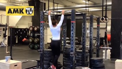 17 yaşındaki güzel erkeklere taş çıkarttı...