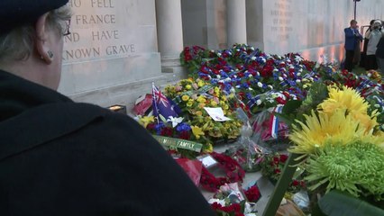 Des milliers d'Australiens célèbrent l'ANZAC Day dans la Somme
