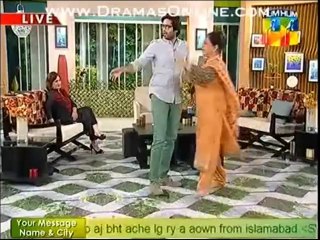 Mrs Khan (Expert) told secret of her fitness at the age of 70 and in the end she lifted fahad mustafa up his feet in the air, amazing video