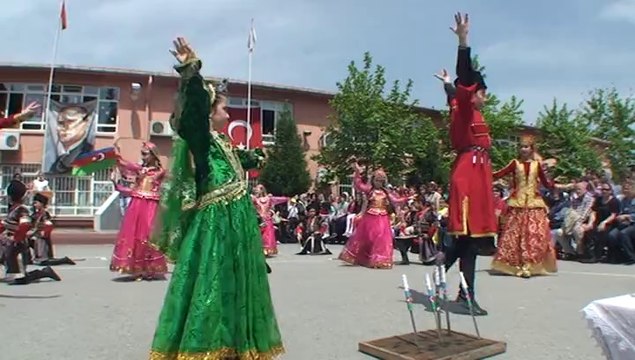 Nuri bayar okulu 23 nisan etkinliği Azeri misafirler