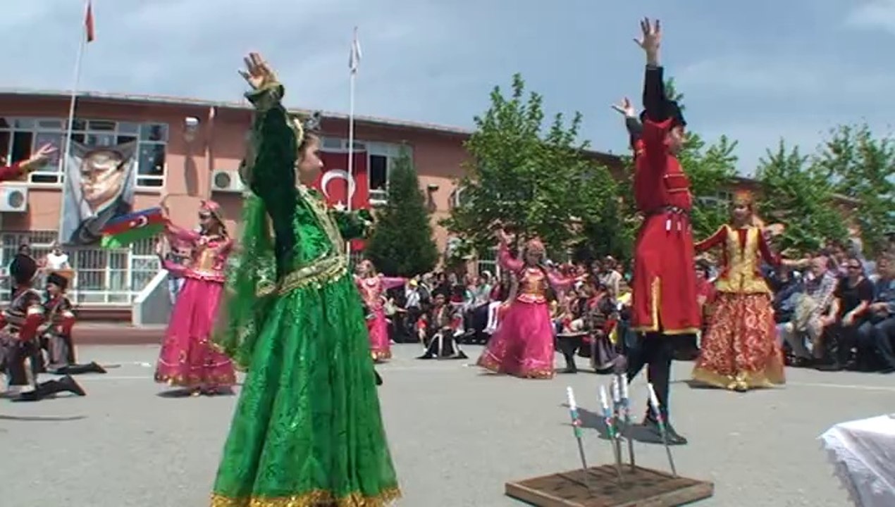 Nuri bayar okulu 23 nisan etkinliği Azeri misafirler