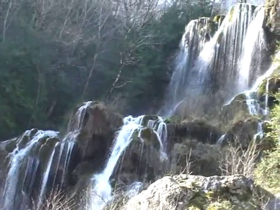 Cascades et grotte du Frochet Vercors royannais Vidéo Dailymotion