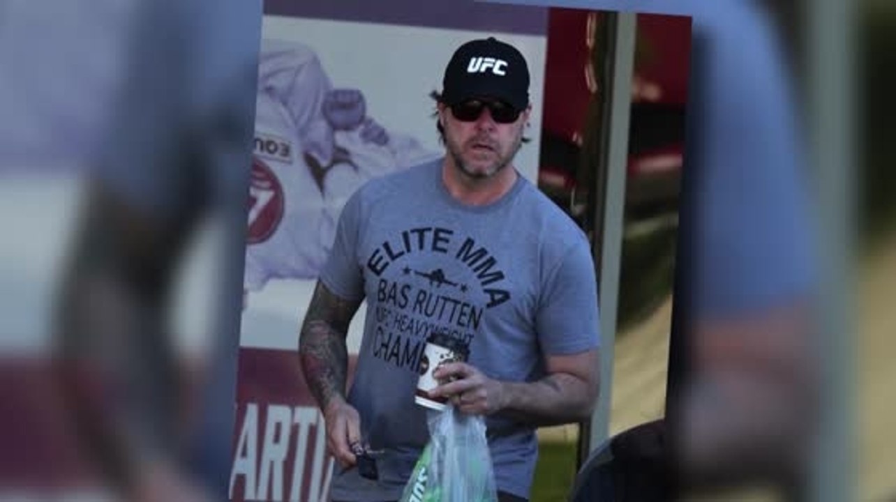 Dean McDermott sagt Tori Spelling, dass glückliche Männer nicht fremdgehen