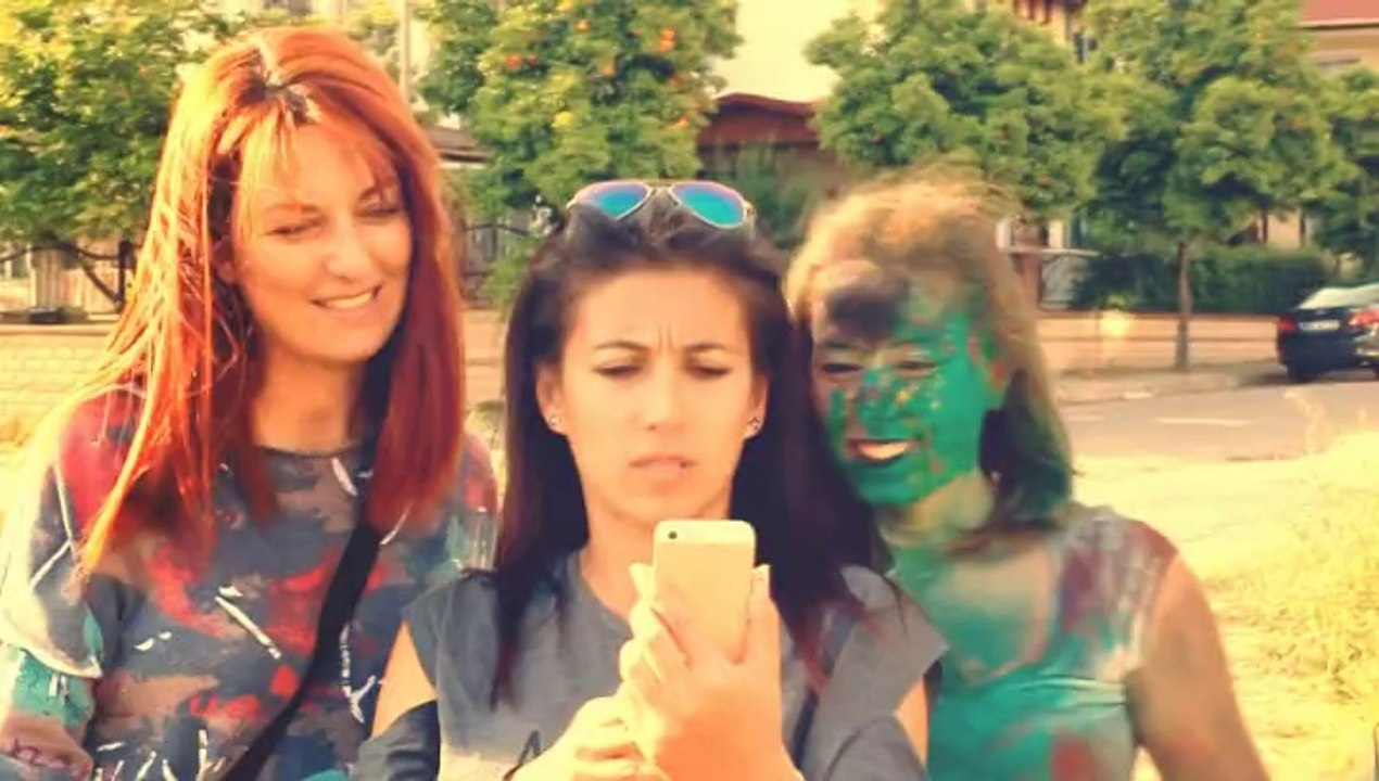Love in Colourful ( Paint War )