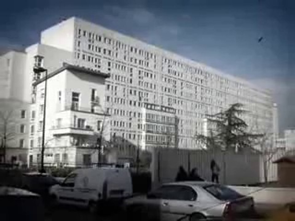 Villeneuve-la-Garenne (92)  : visite de la cité "La Caravelle"