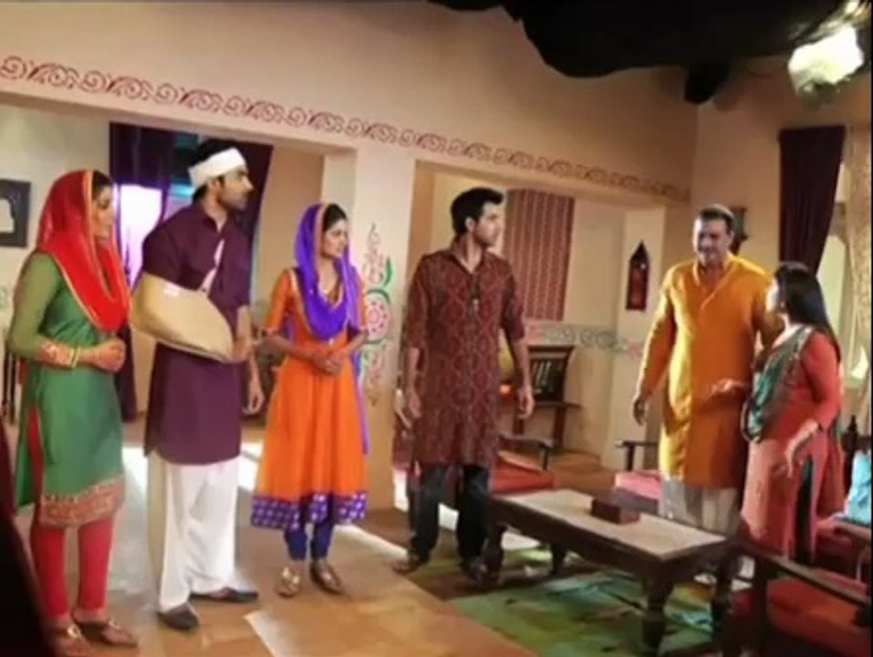 Bani: Sohum arrives home with Bani - IANS India Videos