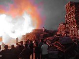 Gebze’de palet fabrikası yanıp kül oldu