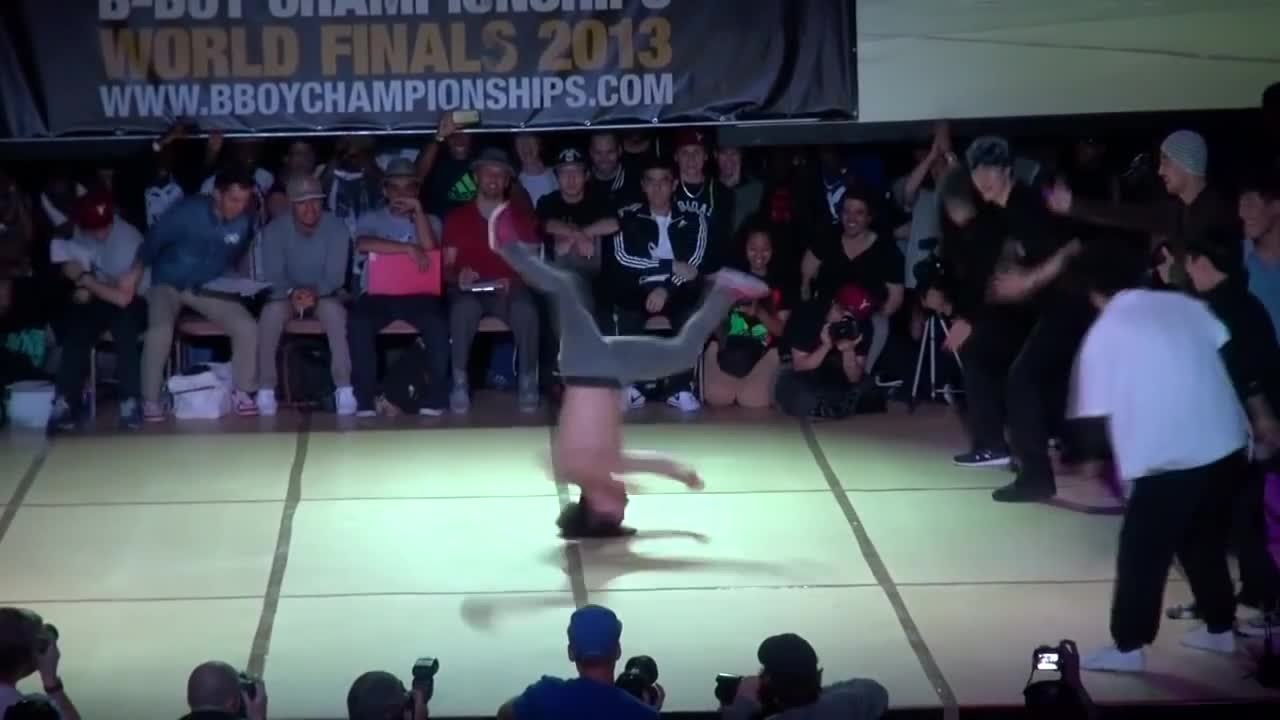 Floorriorz vs Morning of Owl - Finale Battle Breakdance 2013