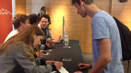 Metronomy rencontre ses fans