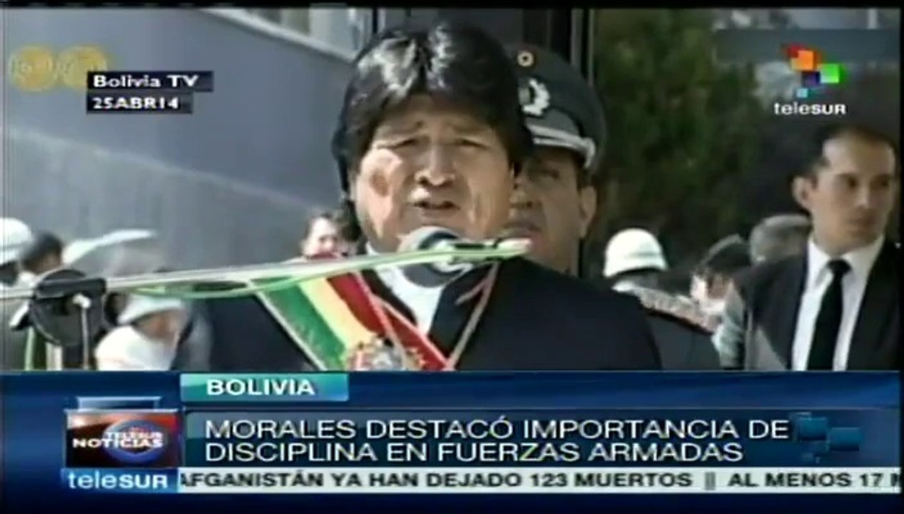 Pide Evo Morales a militares disciplina y claridad dctrinaria