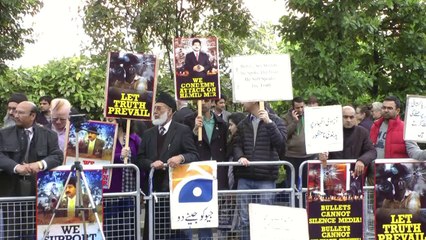 Amir Choudhry protest against murder attempt on Journalist Hamid Mir in Karachi