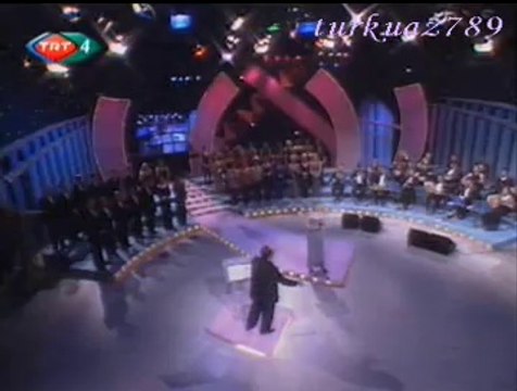 Nazlı KANAAT-Şu Göğsüm Yırtılıp Baksan Dikenler Aynı Güldendir