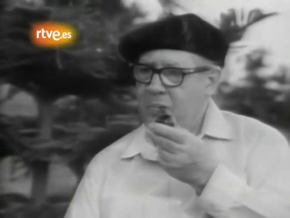 Andres Segovia - As Seis Cordas de Uma Guitarra Andrés Segovia (1972) (44M) - Entrevista