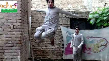 Amazing Jump On Picture , Must Watch 100% Sure You will Like it