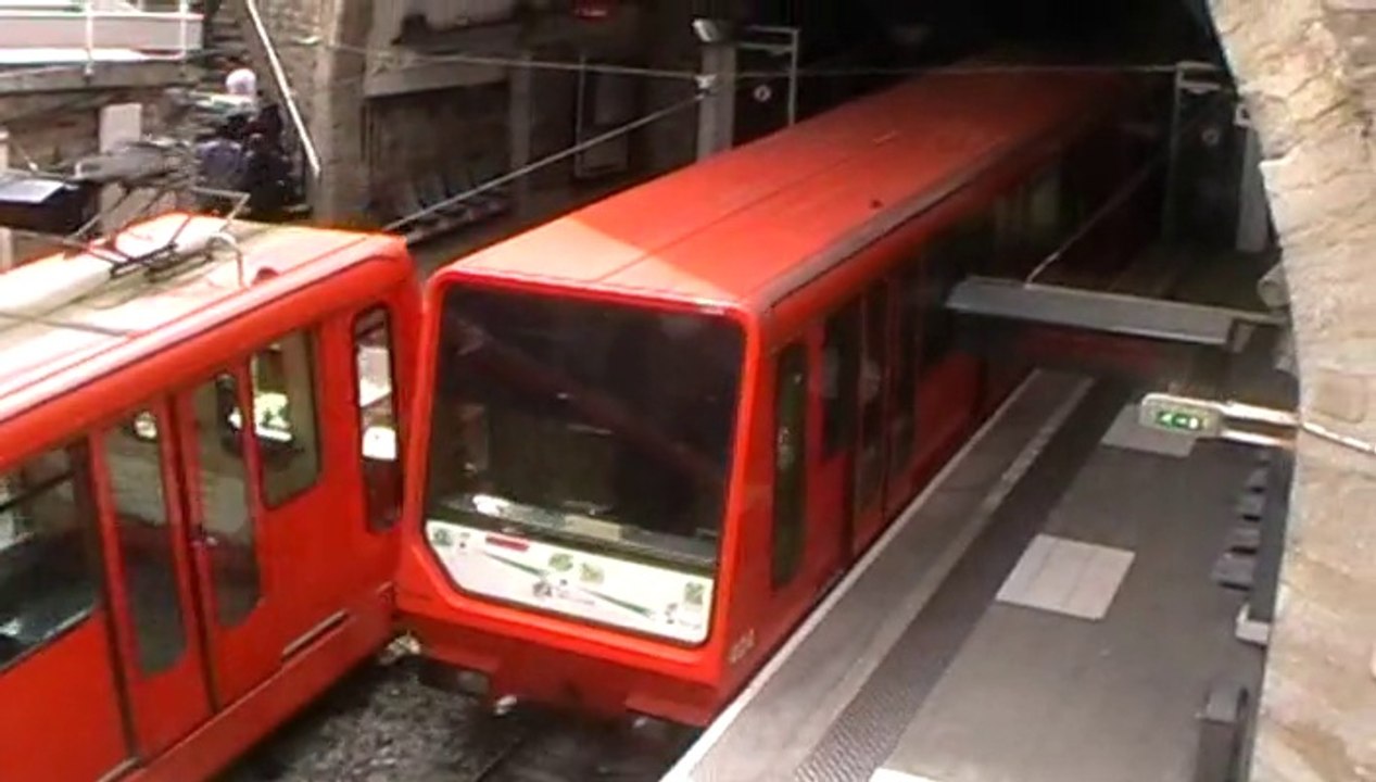 Funiculaire de Saint Just : Départ de la station Minimes Théâtres Romains