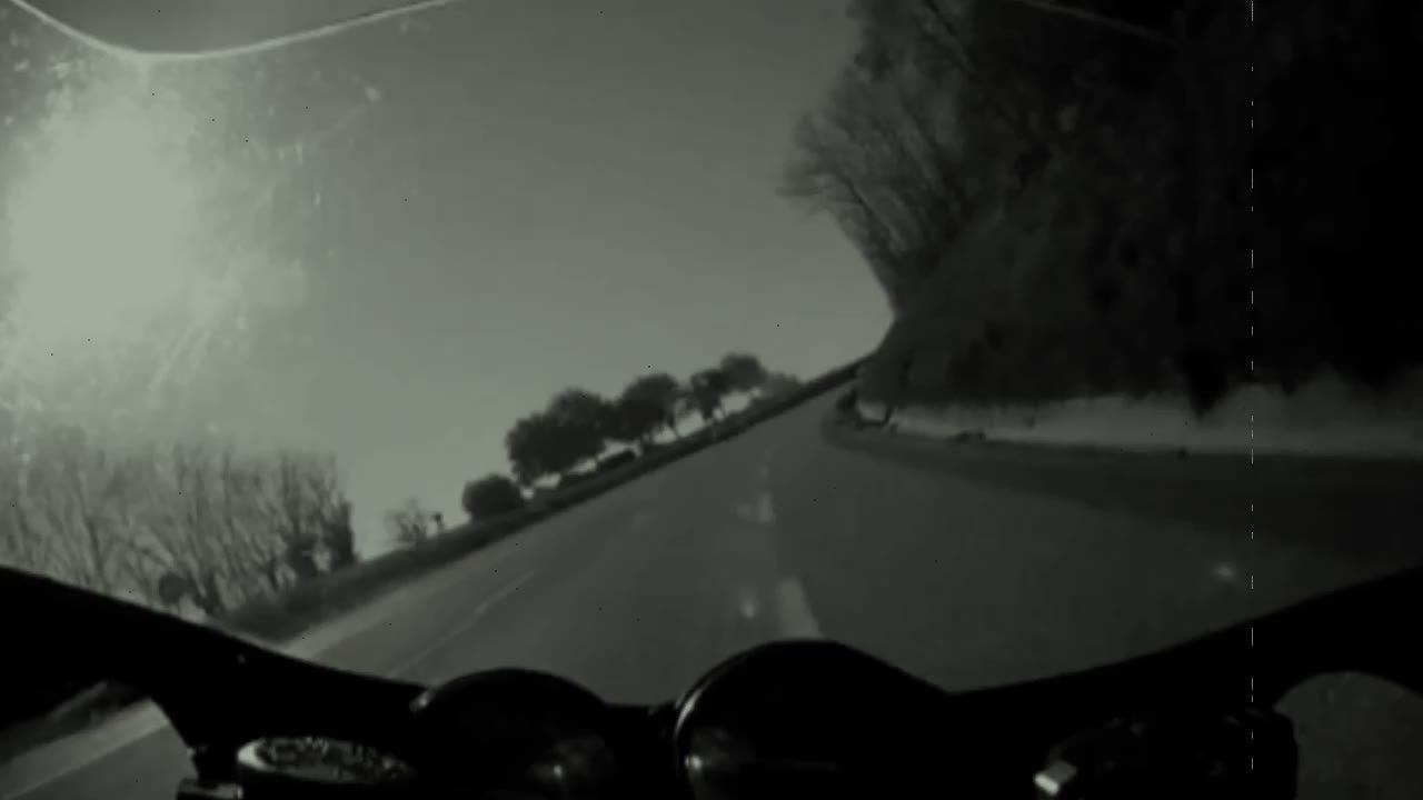 Vieux_Film_Vieille_Moto_;)_R7_1993