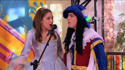 Violetta _ ¨Algo suena en mi¨ en la fiesta de disfraces_Greek_Subs