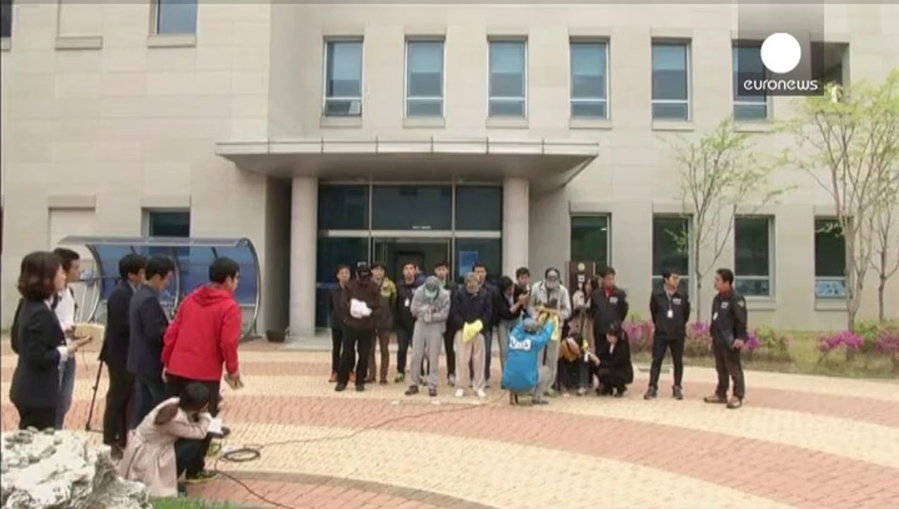 Corea del Sud: criticate le dimissioni del Premier dopo il naufragio