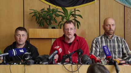 Ucrania: separatistas muestran detenidos