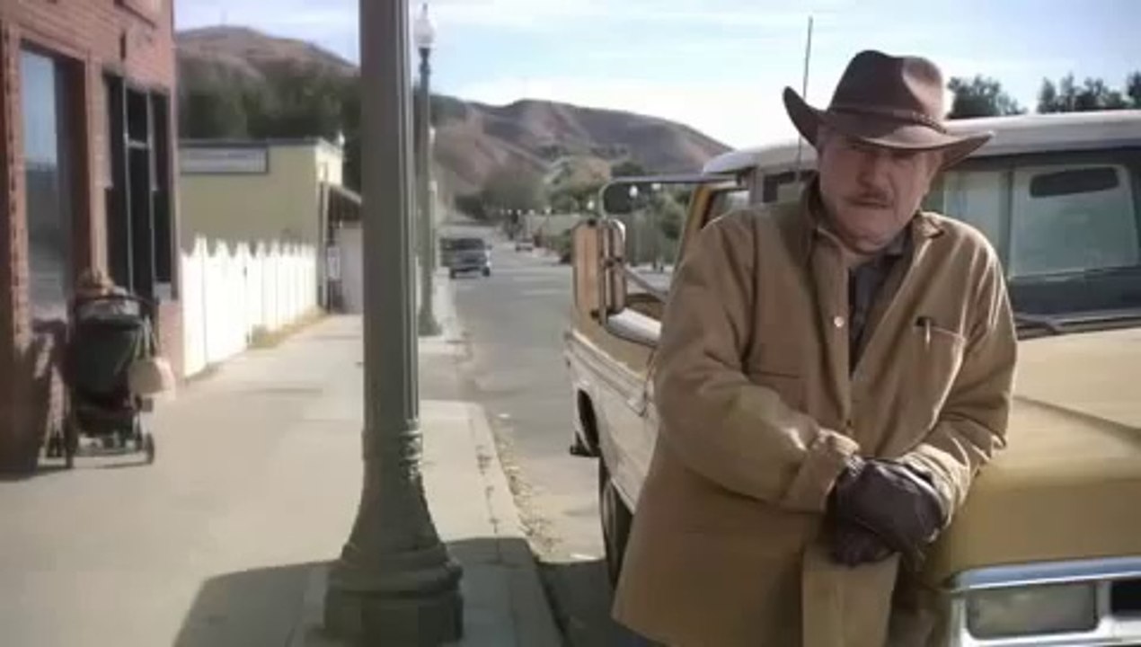 Red - Movie Trailer