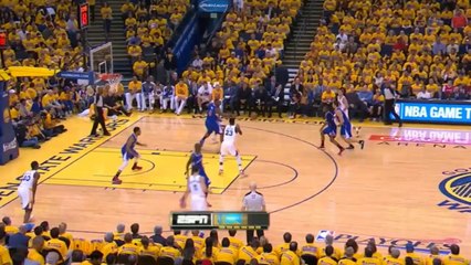 Klay Thompson monte en haute altitude sur Glen Davis