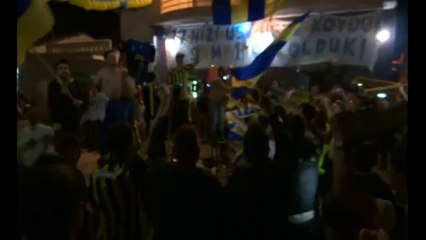 GÜMÜLCİNE'DE YER GÖK FENERBAHÇE OLDU