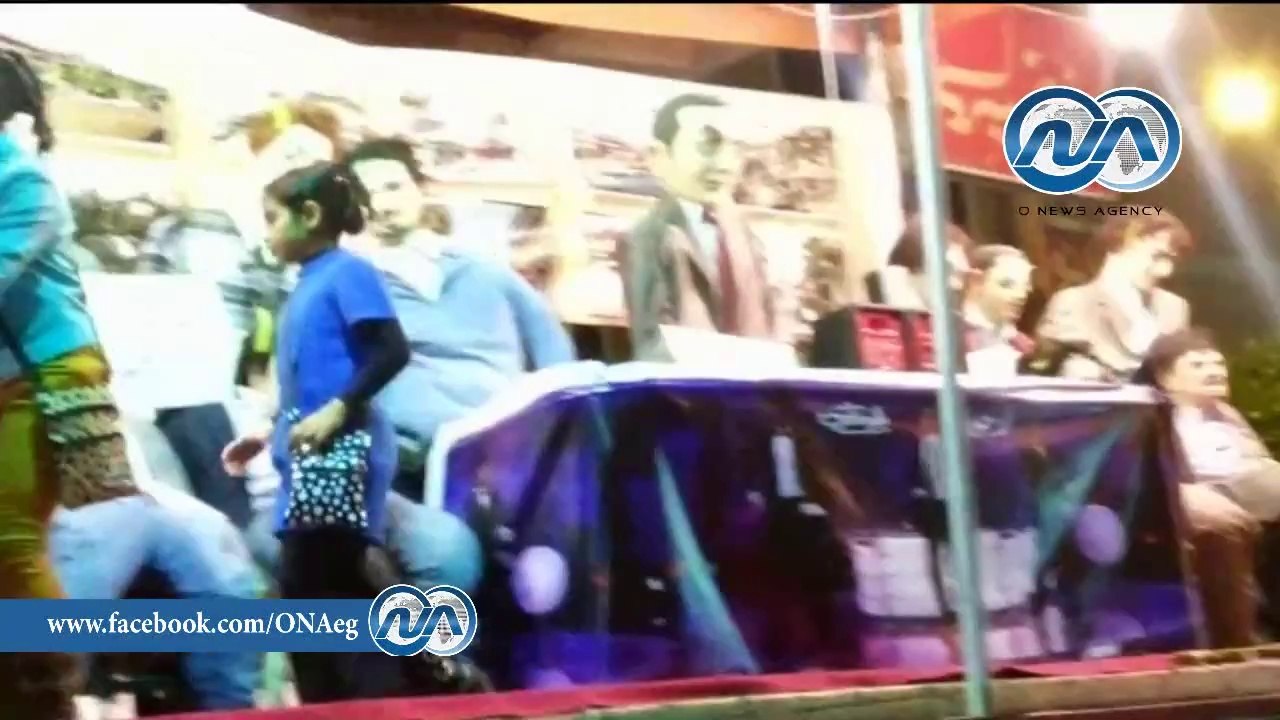 شاهد .. الألاف في بورسعيد يتوافدون لمشاهدة دمي الشيخة موزة و باسم يوسف و اردوغان في شم النسيم