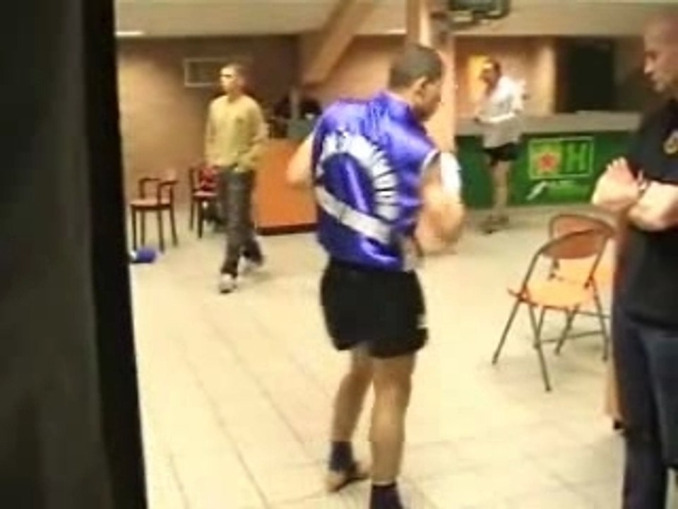 Dans les vestiaires : l' attente !!
