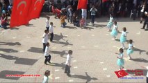 Erdoğmuş Şehit Ramazan Demirci İlkokulu 2-B -Sınıfı Öğrencilerinin 23 Nisan 2014 Ulusal Egemenlik ve Çocuk Bayramında Yaptığı Gösteri