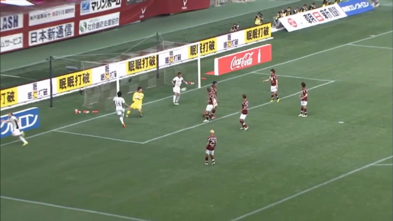 J-league: doppelpacker forlan in wm-form