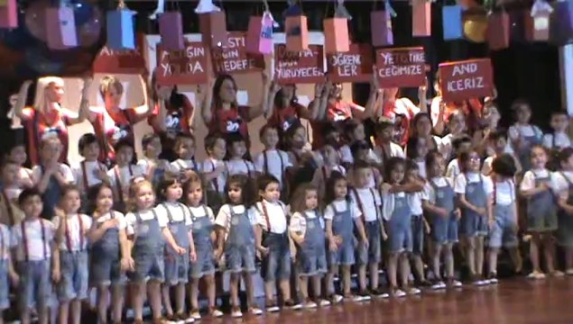 İstek Vakfı Kaşgarlı Mahmut Anaokulu 23 Nisan 2014