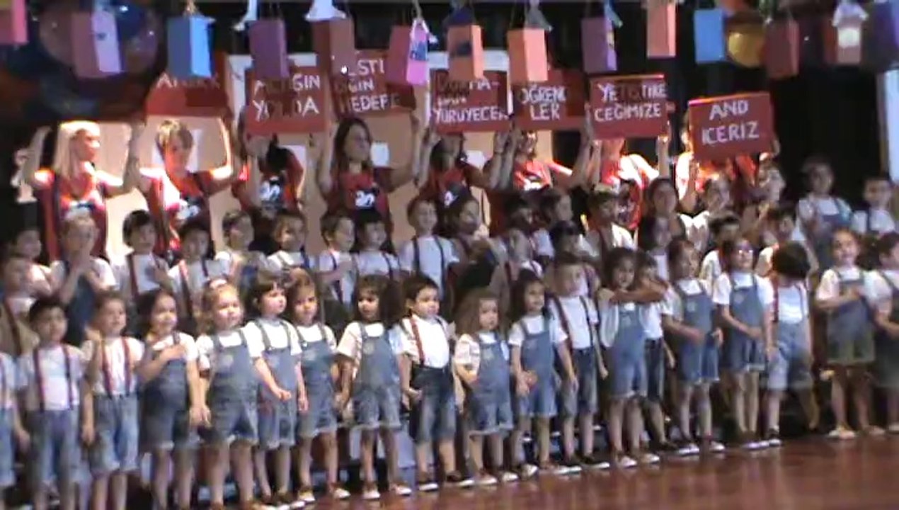 İstek Vakfı Kaşgarlı Mahmut Anaokulu 23 Nisan 2014