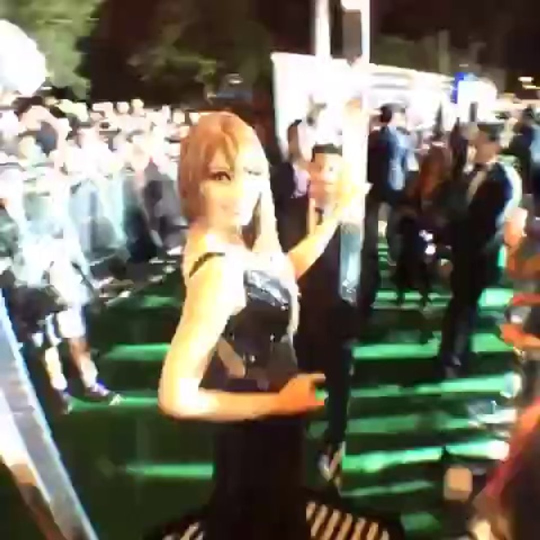 bipasha basu backless dress Bipasha Basu Goes BACKLESS for Karan Johar!