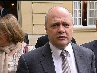 Le Roux: Valls va faire "une succession d'annonces fortes" pour 6,5 millions de Français – 28/04