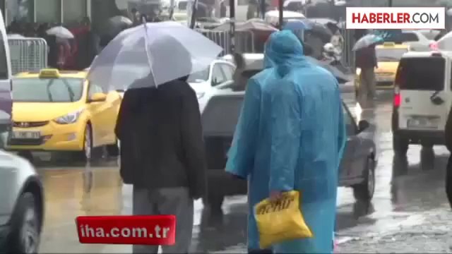 İstanbullular Yağmura Hazırlıksız Yakalandı