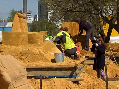 Города из песка возвели в Москве