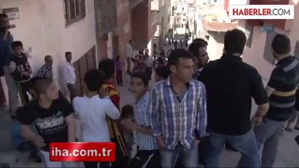 Evin Önünde Bomba Patladı: 2 Çocuk Yaralı