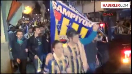 Çanakkale Fenerli Taraftarlar Çanakkale'de Şampiyonluğu Kutladı