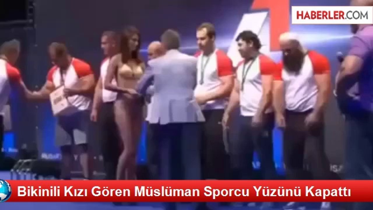 Bikinili Kızı Gören Müslüman Sporcu Yüzünü Kapattı