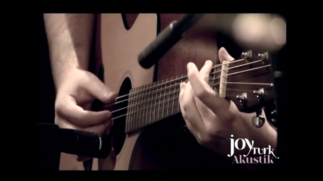 Bora Duran - Helal Olsun (JoyTurk Akustik)