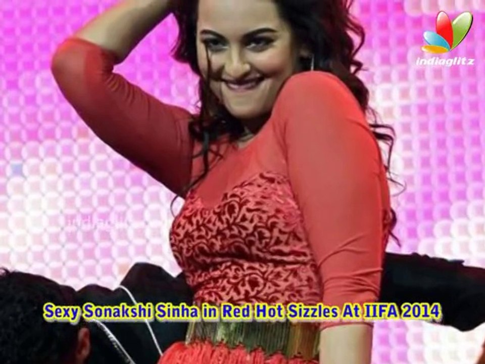 Sonakshi Sex - Sexy Sonakshi Sinha in Red Hot Sizzles At IIFA 2014 | Hot Latest News |  Shahid Kapoor, Gandi Baat - video Dailymotion