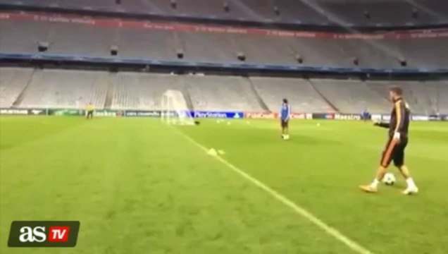 Sergio Ramos Scored Fantastic Goal Behind the Post on Real Madrid Training 2014