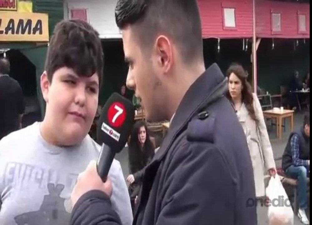 Soru Zor Gelince Memleketini Değiştiren Çocuk