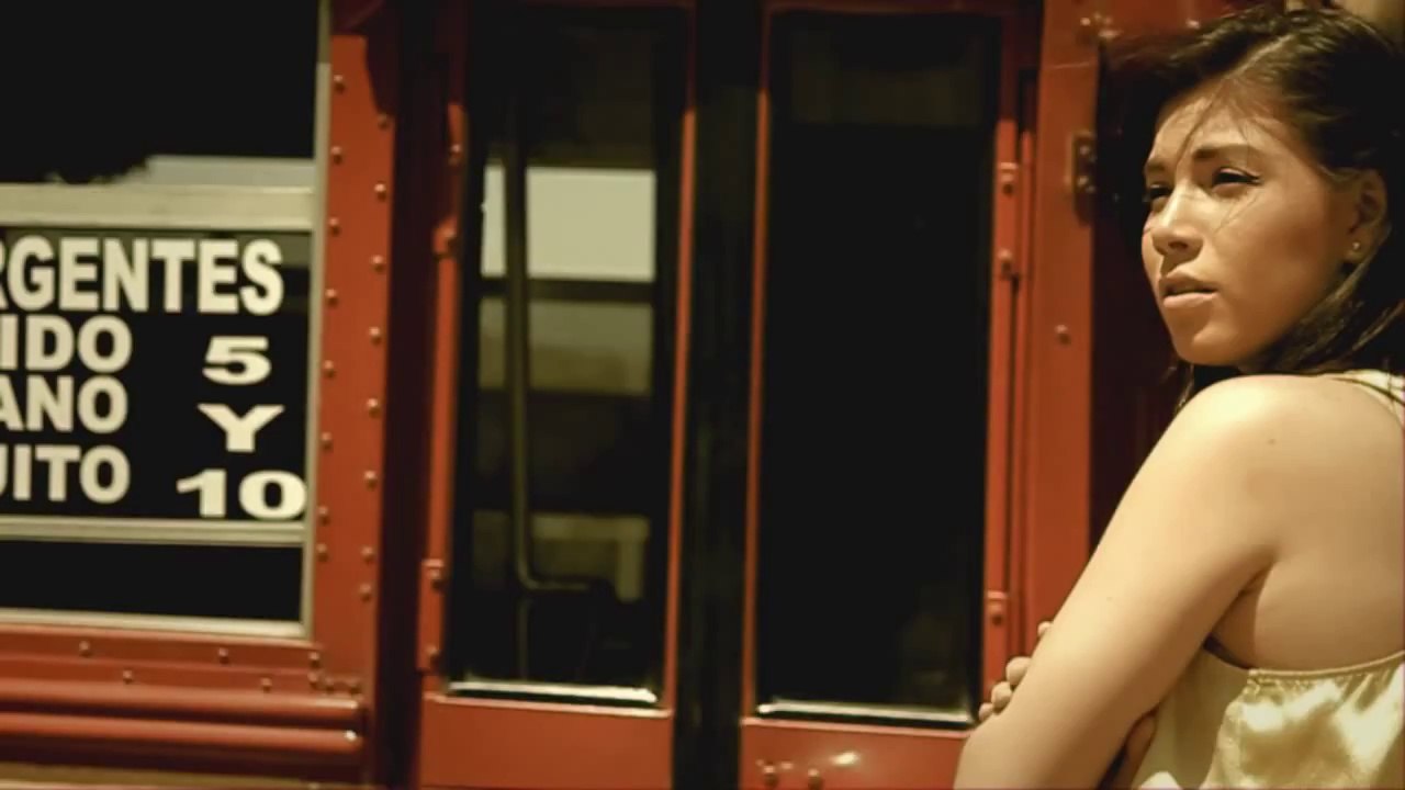 Cabecita Dura - La Arrolladora Banda El Limón