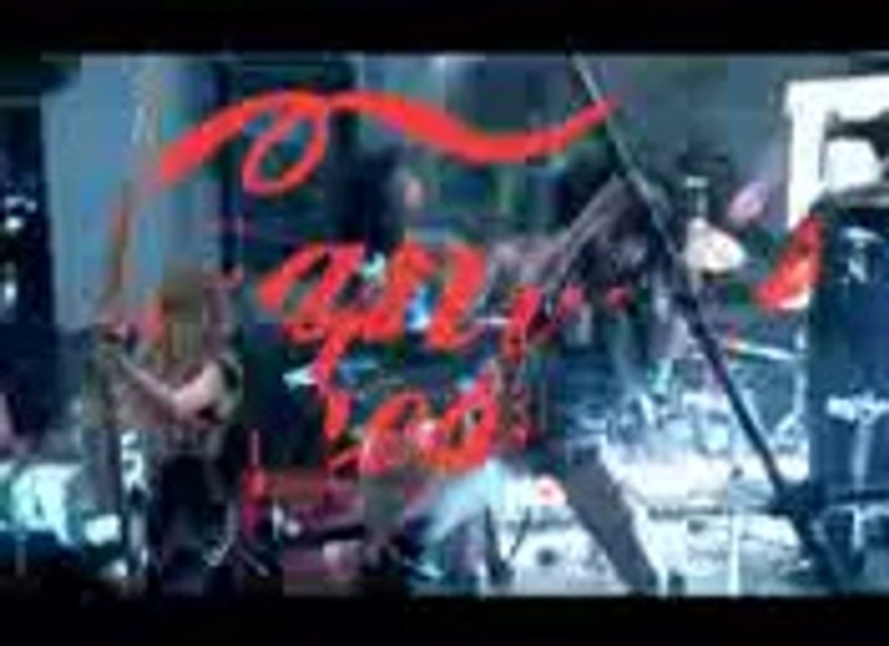 Hollywood Undead - Hear Me Now