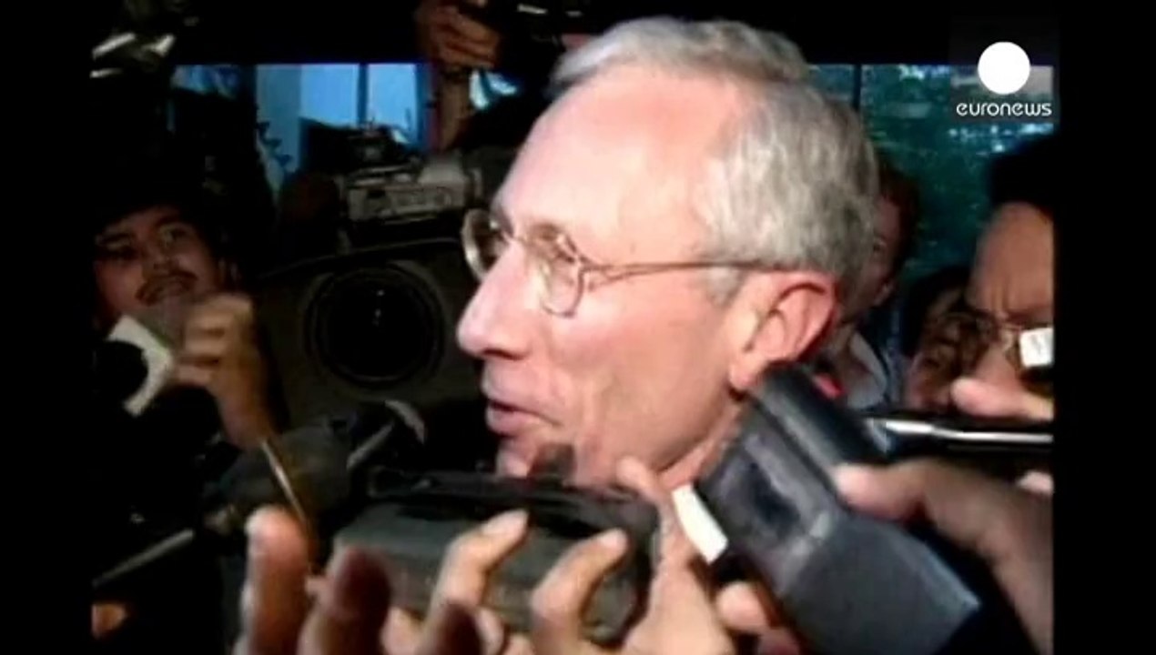 Fed stimulus cuts expected to continue, Fischer on course to replace Yellen