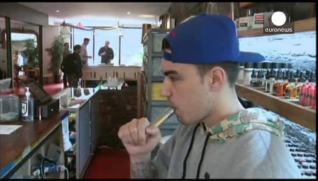 El cigarrillo electrónico, desterrado de los lugares públicos de Nueva York y Chicago