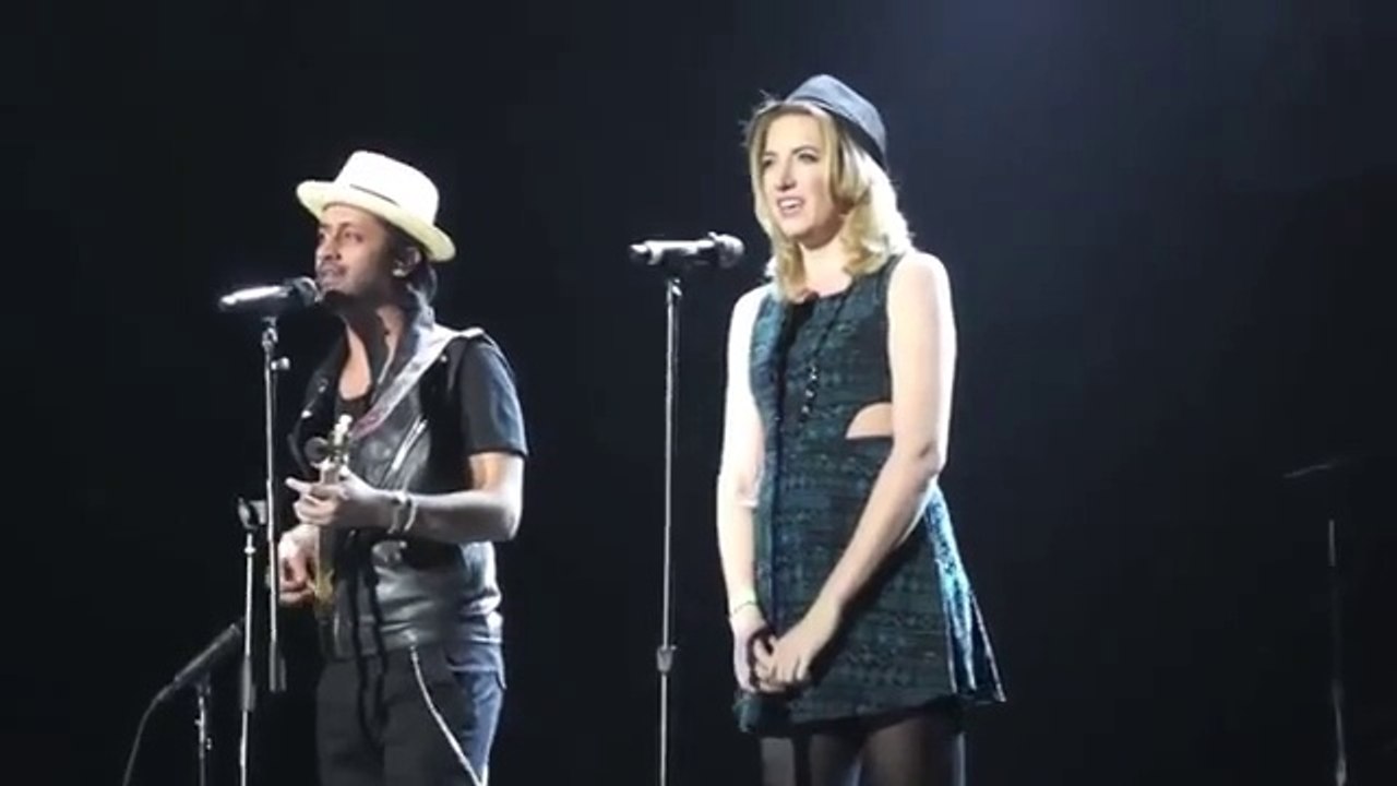 Atif Aslam  Singing Bas Kariyo Laal & Jhule Laal  with Nina Noir